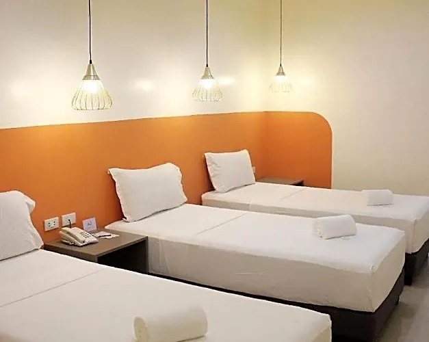 Travelbee Capitol Отель 2*